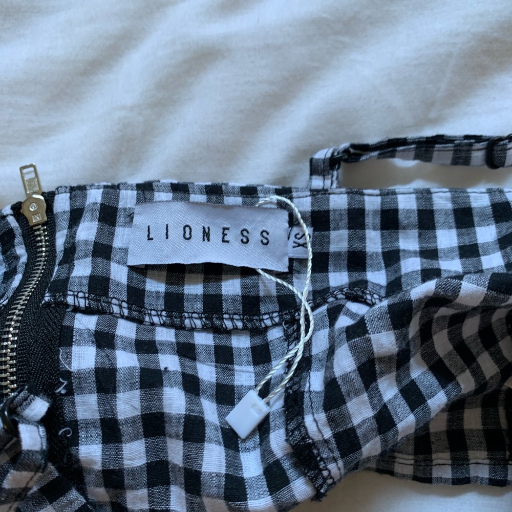 Lioness Crop Top - Picture 3 of 3